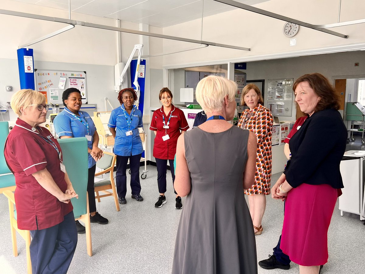 setrust's tweet photo. We are delighted to welcome @CNO_NI, Maria McIlgorm to our Practice Development Hub at the Ulster Hospital to meet our fantastic team of International Nurses 💙

The hub provides invaluable clinical and pastoral support as they embark on their journey with #TeamSET https://t.co/tlSVlpqi85