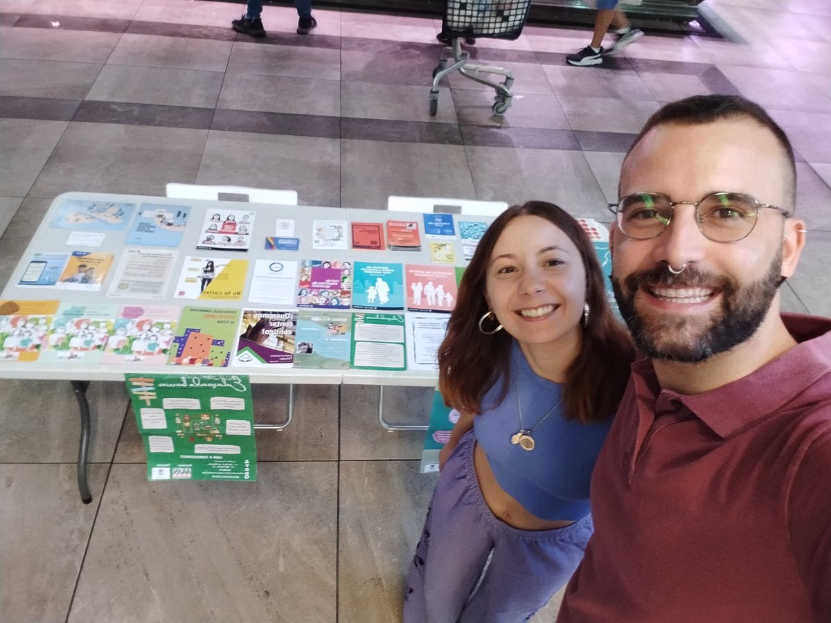enlazando_norte's tweet photo. ☀️ Nos despedimos hasta septiembre de la vecindad de #tetuan conociendo la rica #diversidad e #identidad de barrio de nuestro vecindario, sus inquietudes e intereses.
📢 #Informando y #orientando sobre recursos de #Jovenes del distrito.
💘 ¡Nos vemos muy pronto!
🥵 ¡Cuidaros! https://t.co/zqSQXJ502u