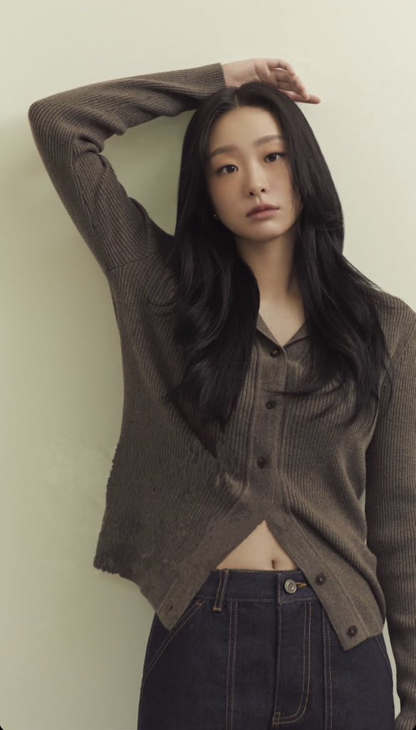 kimdamipics's tweet photo. ladies and gentlemen, kim dami. https://t.co/kp0PNiMpOy