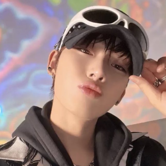 kimfox0624's tweet image. 20세기 소년 . . .