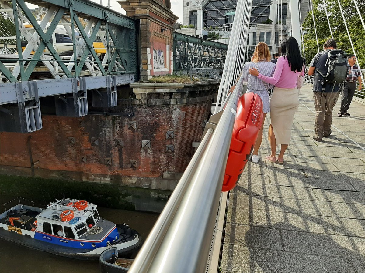 London <a href="/SlowWaysUK/">Slow Ways</a> day 3, Catford to Dulwich (<a href="/BellisPierre/">Bellis Pierre</a> 's route) to Brixton, Kennington, Waterloo and Charing Cross. With @BeeryHikerHugh , <a href="/agreeninn/">ingrina</a> and <a href="/slowways_danb/">Dan Barron</a> . Some interesting routes and lovely company.