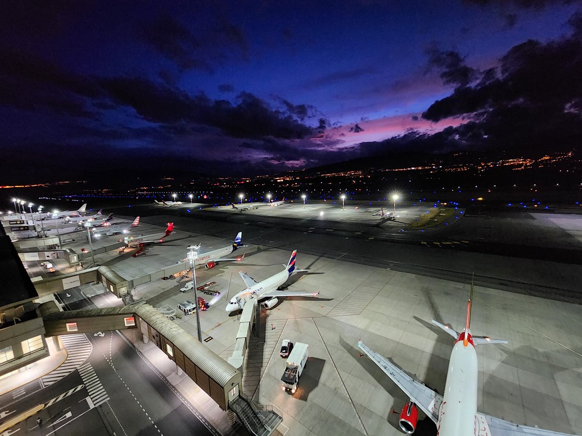 QuitoAeropuerto tweet picture