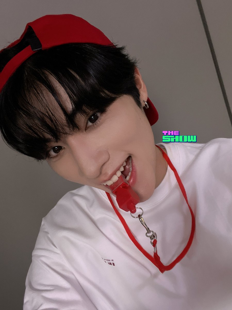 theshow_offcl's tweet photo. 그리고 울 스윗보이 쥔쥔이 🎉탄신일🎂 기념
미공개 사진📸 대방출 갑니다❤🖤

아기공룡강쥐‼️🦕🐶
 #더쇼 가 제일 생일축하하쥔💚

#샤오쥔 #THESHOW @NCTsmtown @WayV_official https://t.co/Ts0IVgCGEw
