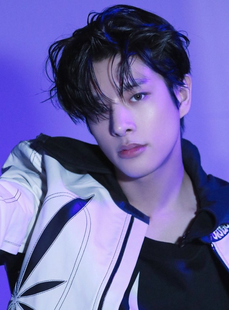 1115gallery's tweet photo. damn jake, you're so handsome #enhypen_jake https://t.co/UutCKxxT8v