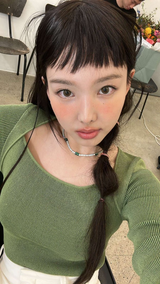 archivenayeon's tweet photo. nayeon bbl update https://t.co/ebXUR8cuYW