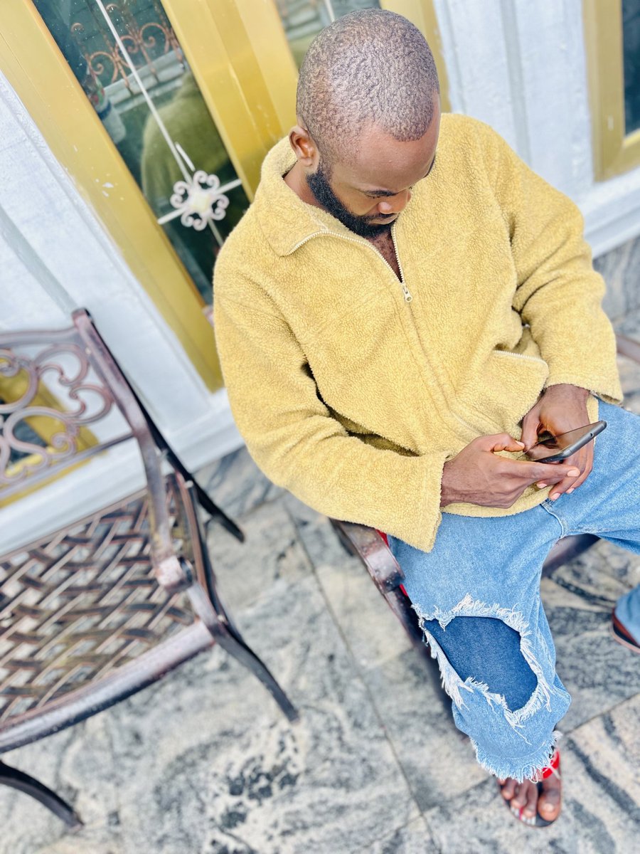 FkayMachala's tweet photo. In any condition or location you get yourself function proper and be Grateful as well
Only God knows all 🙏🙌🦅
#Champion #theking #Fkay #Machala 
#music #Artist #viral #entertainment https://t.co/SL8kkNerJj
