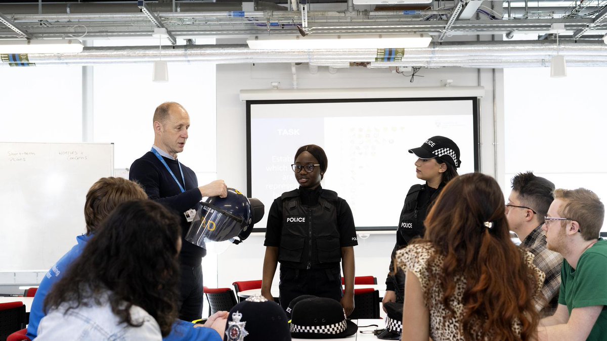 Our policing courses are taught by highly qualified academics, former and current-serving police officers 🚓

Interested in studying with us this September?
Register your interest in #Clearing now 👇
☎️ Call 01772 830777 
💻 Fill in our Clearing form: ow.ly/bx5950K1nyw