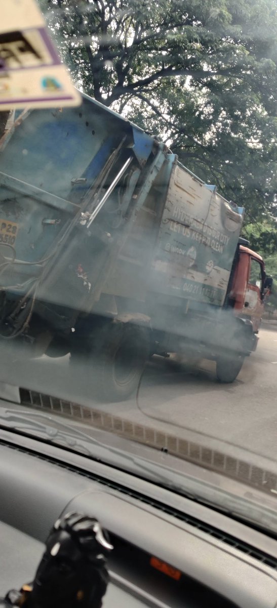 sanniddhi's tweet photo. @GHMCOnline @CommissionrGHMC  @KTRBRS thank you for keeping our city so clean but please do something about these vehicles neither clean nor green 😊 #GoGreen #ilovehyderabad https://t.co/qmkO44bB86