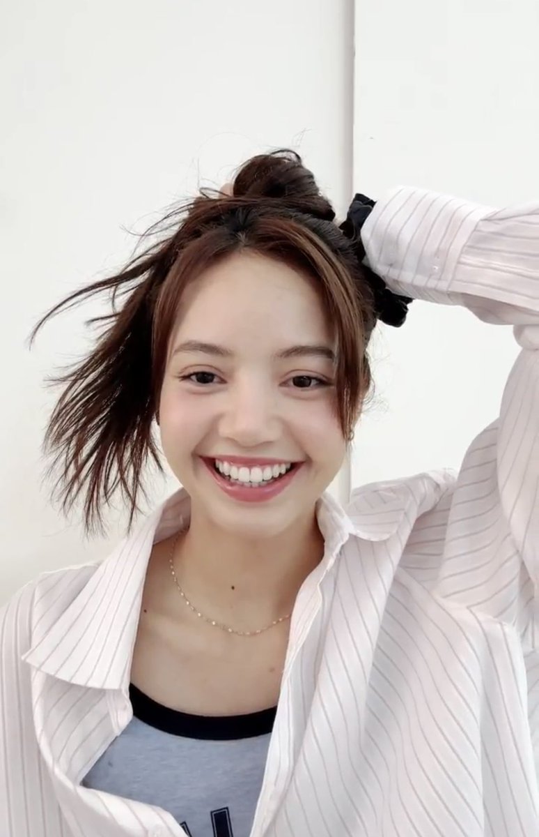 k_01lei's tweet photo. 寝癖やばいみたいな髪型なのにめっちゃ様になっててかわいいのなに、、🤦🏻‍♀️💖 https://t.co/EfHRpF5Amy