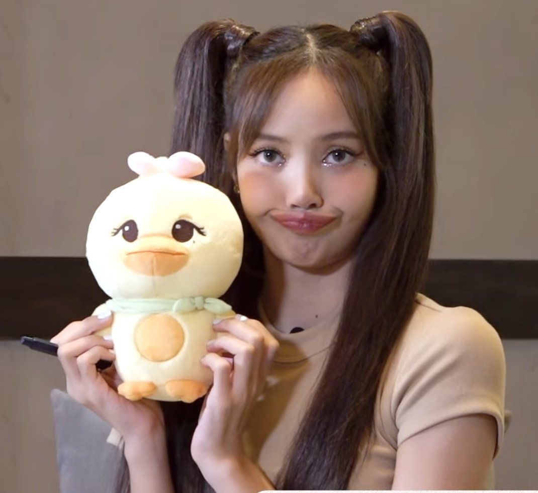 Kytkyt19's tweet photo. 5555 ต้าวลิชกับน้อนปือปือ
#7YearsWithLISA https://t.co/sRw57TwneT