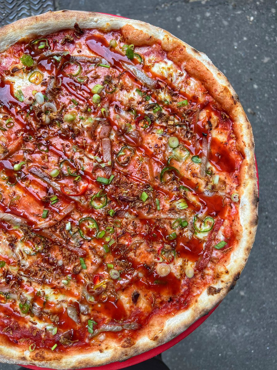 August Special. Pedro's X Yum Cha - Siu Caroline.

- Roast Char Siu Pork
- BBQ Sauce (liquid crack this stuff)
- Green Chillis
- Crispy Shallots
- Spring Onions

Available @ All Good Pedro's From TODAY. Slices + Fulls. 

Move Quick.