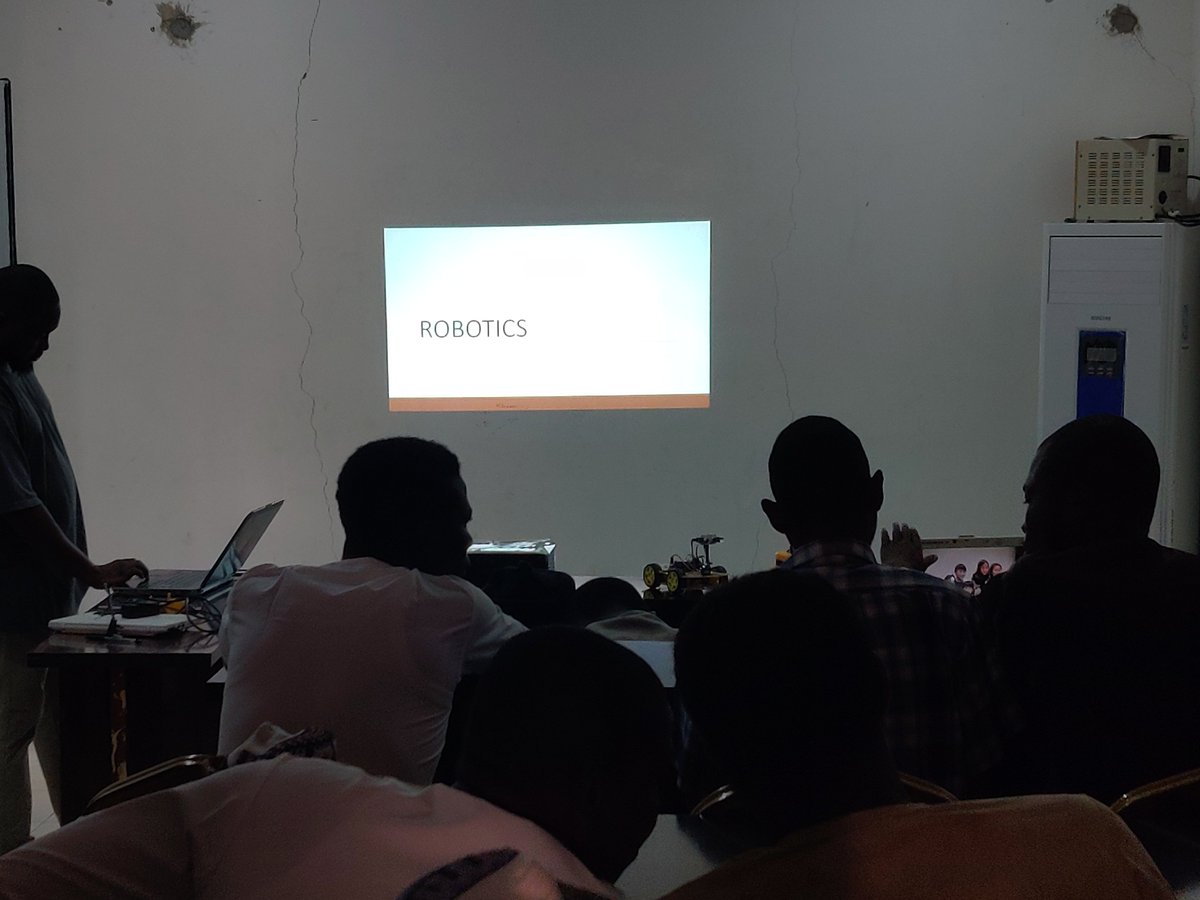 DevelopmentHubN's tweet photo. Hands-on experience is the best way to learn about all the interdisciplinary aspects of Robotics.
#stem
#stemshuttle
#dh
#developmenthub
#dhcited https://t.co/B5tvdimDjN