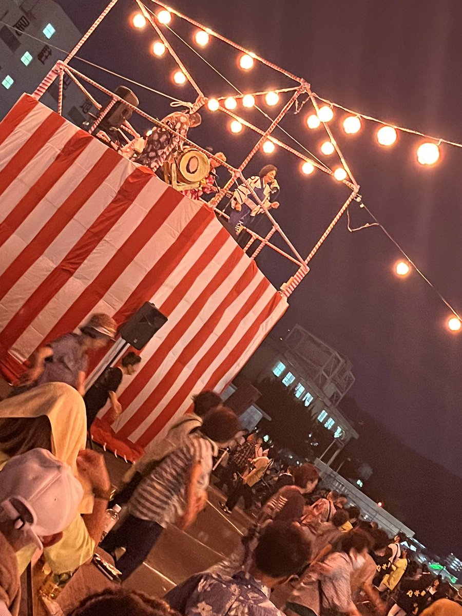 Boss_Ranmaru's tweet photo. 八尾の駐屯地のお祭り

河内家菊水丸！！ https://t.co/Md7aVZ1Ct4