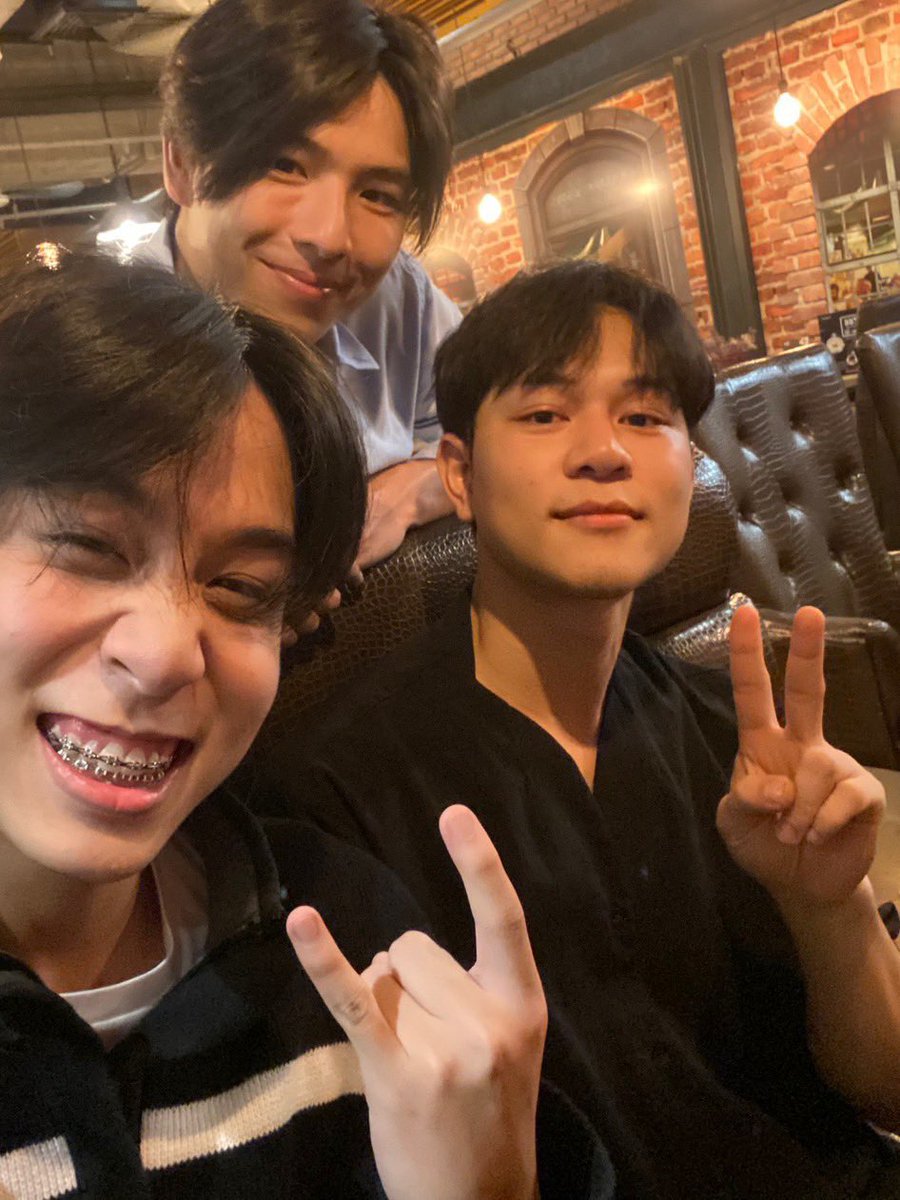 bankpas_support's tweet photo. [Update]

แบงค์จาก Twitter ของจีซังและจาก IG Story ของบิ๊กค่ะ 💖

ขอบคุณจีซังและบิ๊กที่มาแบ่งปันรูปน่ารักเหล่านี้และโมเมนต์ที่น่ารักของ The BROTHERs ให้พวกเราได้หายคิดถึงนะคะ 🥺

ปล. แบงค์ปรากฎตัวใน Story ของคิมครั้งล่าสุดเมื่อ 11/1/2023

#bankpasspol
#JISANGakira #big_phuriphat https://t.co/lw3EYTbrEl