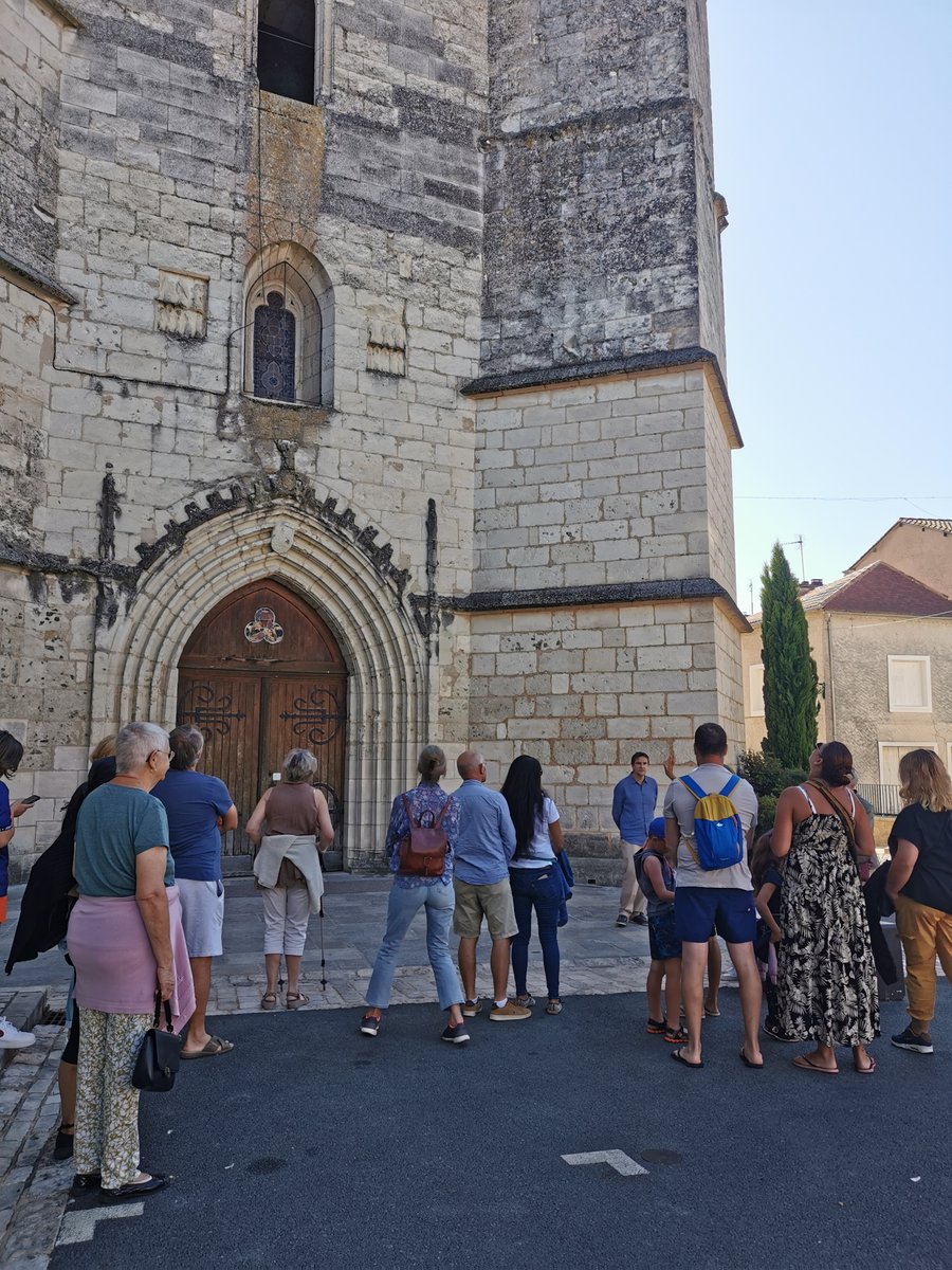 VilleStAstier's tweet photo. L'office de Tourisme CCIVS St Astier-Neuvic propose des visites gratuites du clocher de l'église de Saint-Astier tout l'été ! Prochaines visites le vendredi 11 août / vendredi 18 août / mardi 22 août et vendredi 25 août. Places limitées, sur inscription 05 53 54 13 85 https://t.co/iL9yK4apsk