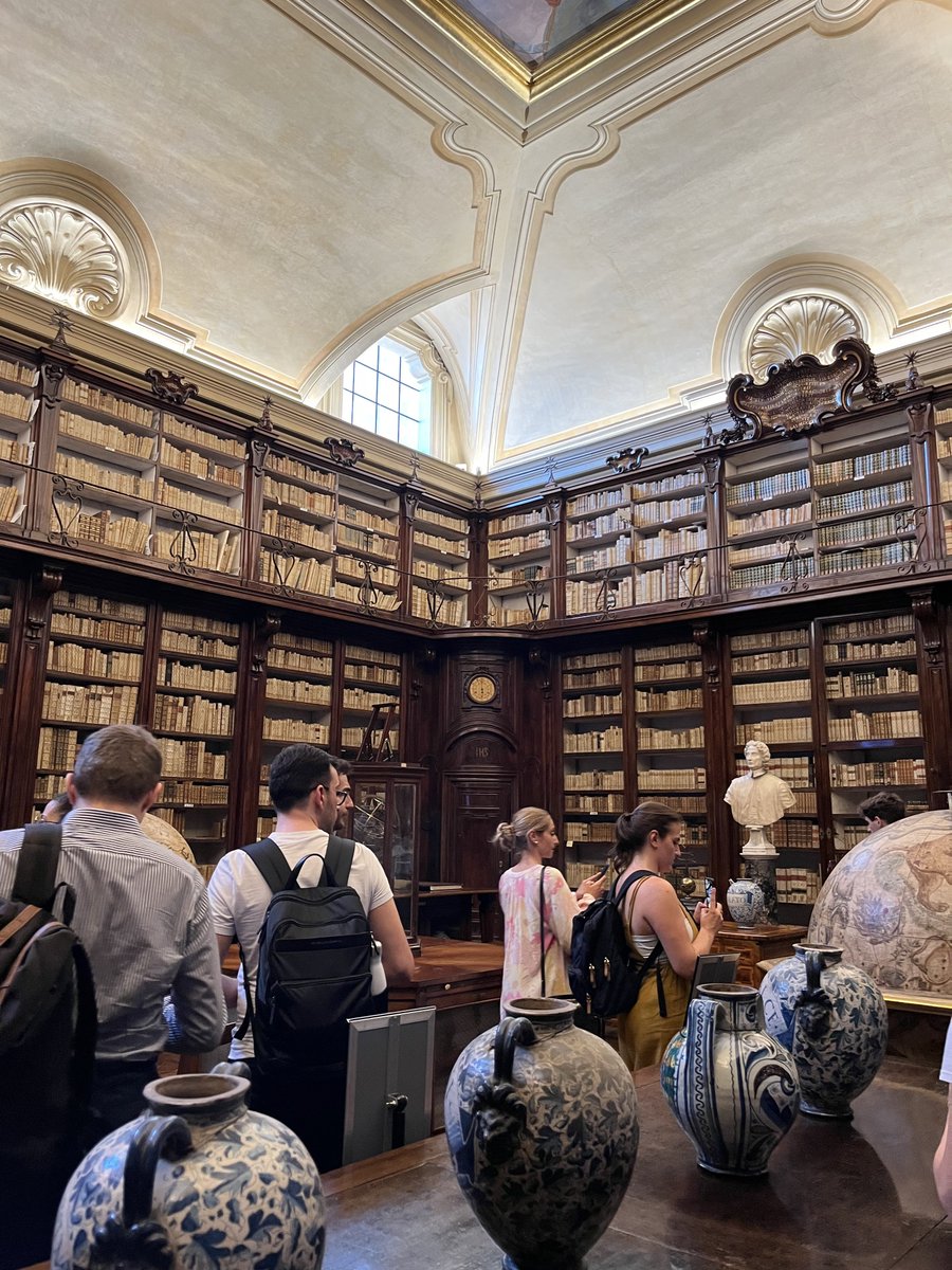 sdabocconi's tweet image. I #MiMS hanno presentato a #SDABocconiRoma i lavori delle Field Research e visitato l’ASL Roma 1 nel complesso storico dell’Arcispedale di Santo Spirito in Saxia approfondendo le progettualità distrettuali su cui l’azienda è coinvolta. Scopri il Master: bit.ly/46hStTq