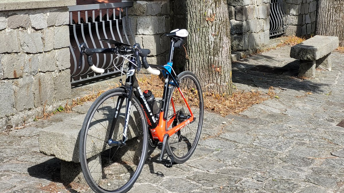 EdoardoFerraro's tweet photo. Ed oggi la bassa...
#Arquà, #Este, #Calaone... e rientro da #Teolo...
#bici #collieuganei #Veneto https://t.co/2PY3Fb7dPO