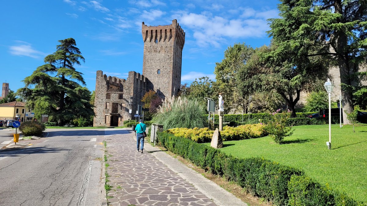 EdoardoFerraro's tweet photo. Ed oggi la bassa...
#Arquà, #Este, #Calaone... e rientro da #Teolo...
#bici #collieuganei #Veneto https://t.co/2PY3Fb7dPO