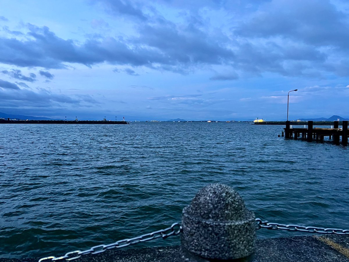 じろう tweet media