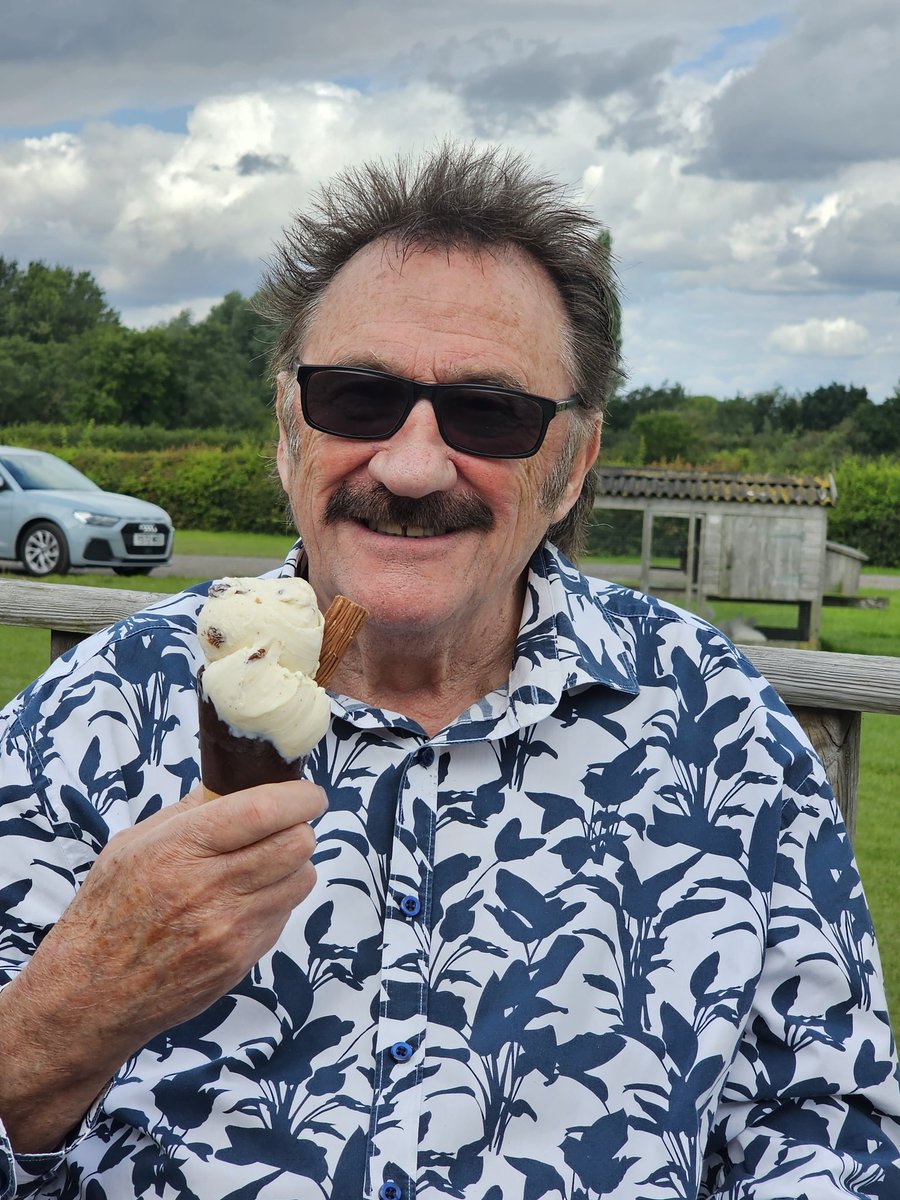Paul Chuckle tweet media