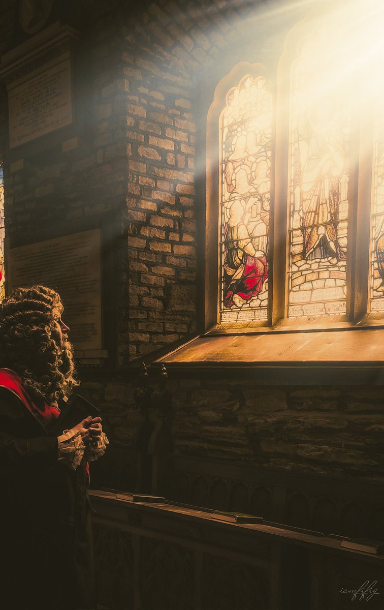 fobakesbadly's tweet photo. "Lift your face to the light of the Lord"
- Govenor Walker.
@UlsterScotsAgen
#TheSiegeStory #StColumbsCathedral #TheMaidenCityFestival https://t.co/DmsC15GBAo