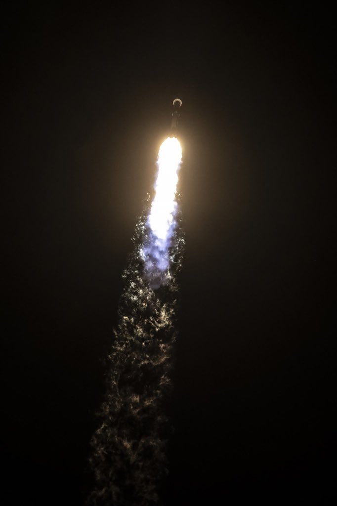 SpaceX_X_X_X tweet picture