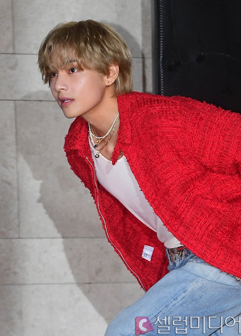 F3Aa9kOXAAAYvK7?format=jpg&name=medium