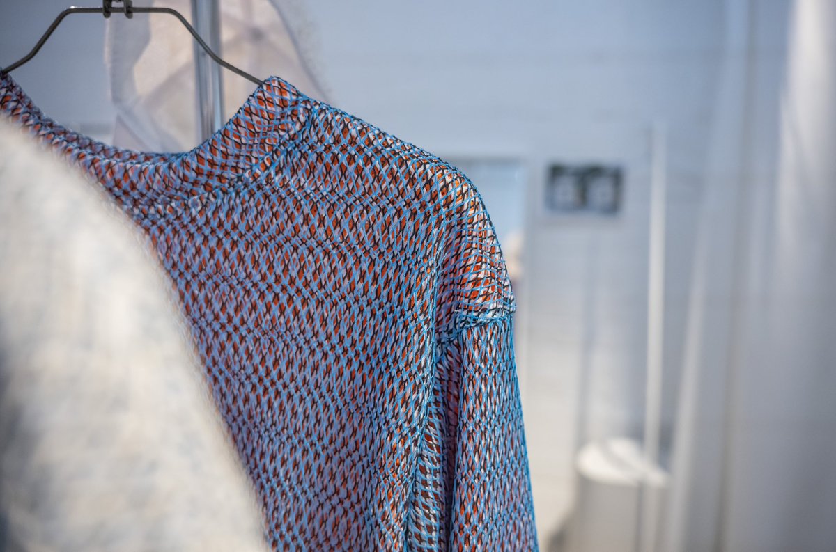 o_Invitro's tweet image. そろそろExpert等級になれそうなメンバーがいつの間にかワークショップ設計やファシリテーションなど完璧にこなし案件任せられるようになってきたのは嬉しい。

プライベートで仲間とファッションブランド立ち上げて本人はプロマネと縫い子やったりしていで色々と謎だが面白い。↓24/ss