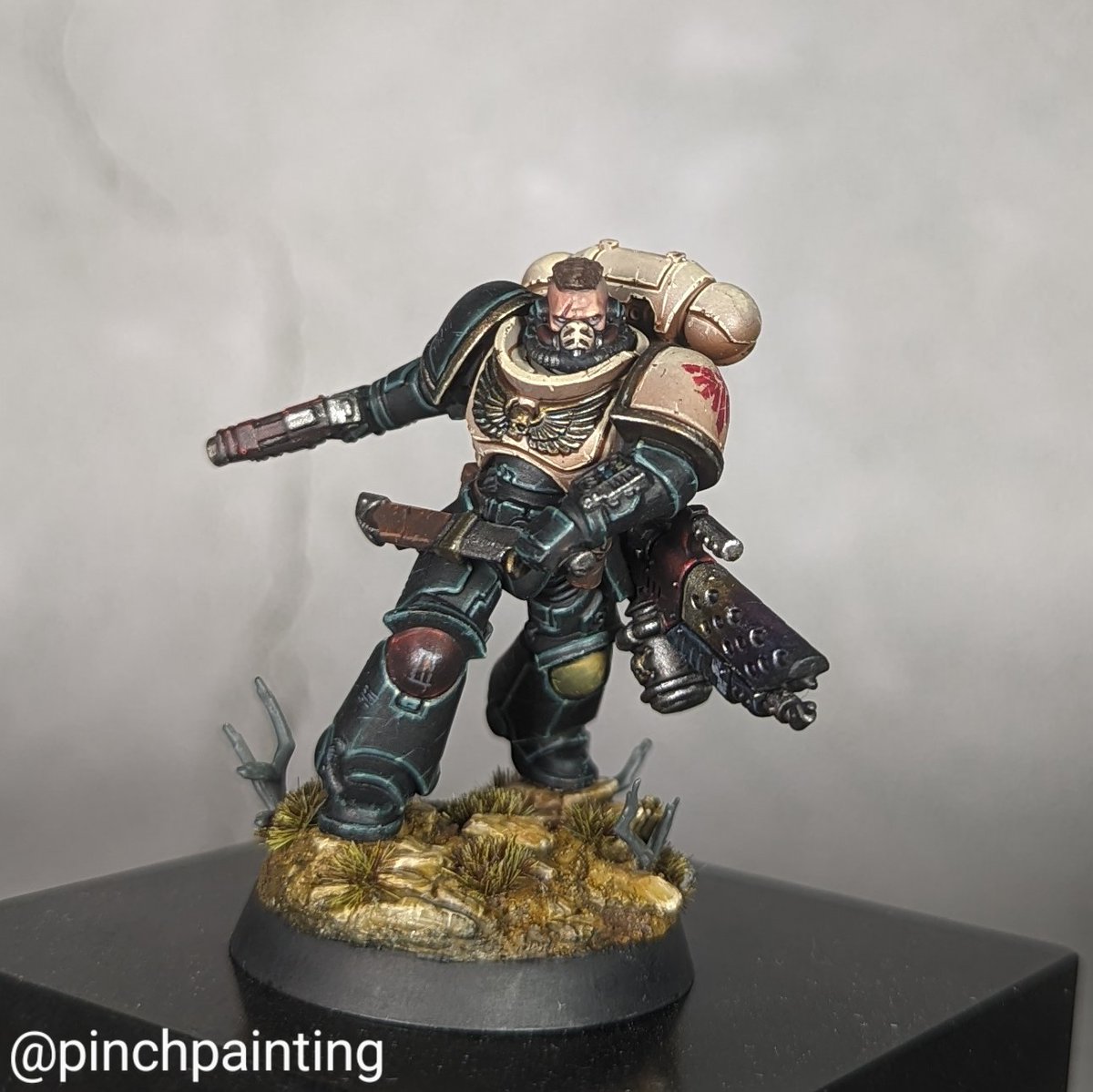 A much quicker job then the previous but got to get some non hqs/elites done #warhammer #WarhammerCommunity #warhammer40k #40k #spacemarines #armypainting #darkangels #New40k #minaturepainting