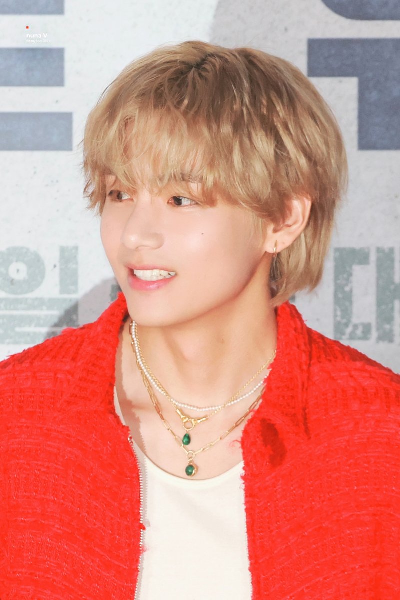 _nuna_V's tweet photo. 230808 '콘크리트유토피아' VIP시사회
태형이💜
#이삐사진전 #태형 #KIMTAEHYUNG #BTSV https://t.co/x7OVaIWWj2