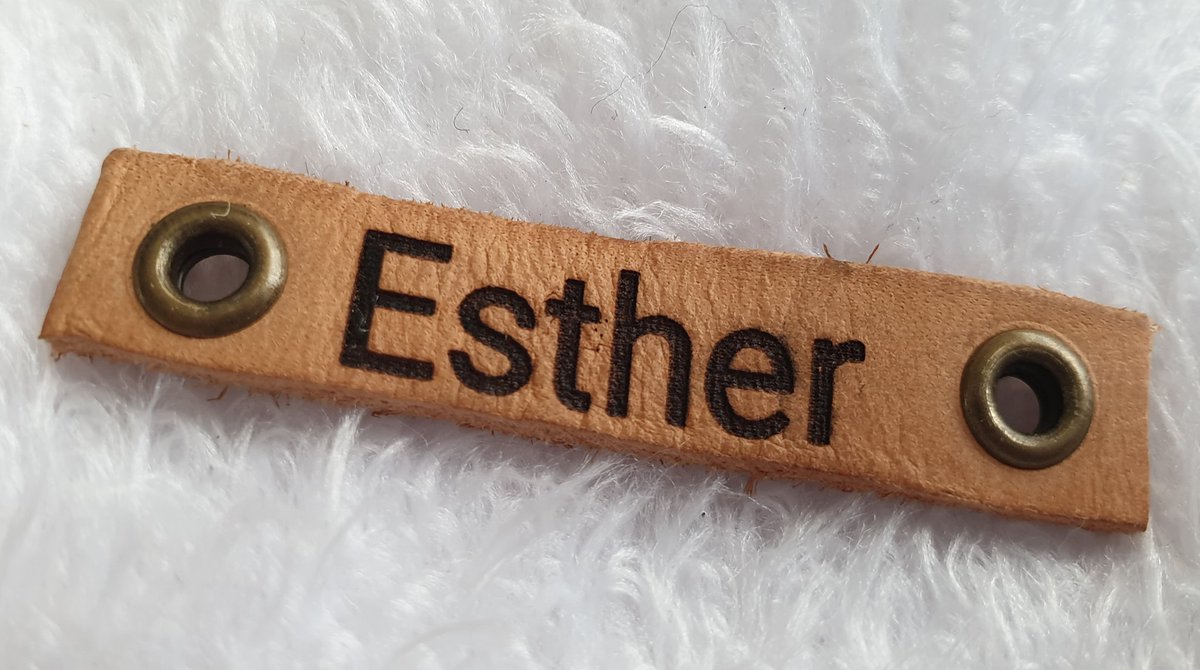 EngravingCrea's tweet photo. Berichtje van oude klant:
"Maak je ook nog steeds leren labels?"
Natuurlijk! Die kleine handige dingen als labels, knopen etc. Kunnen gewoon nog besteld worden. Zoals altijd: custom gemaakt en dus uniek😉. Ideaal voor de mensen die breien, haken, borduren. Net dat beetje extra. https://t.co/3GOYvXGv4q