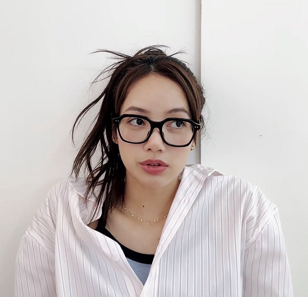 gieallery's tweet photo. dreamiest girl ever 💌 https://t.co/bN8oS8nAax