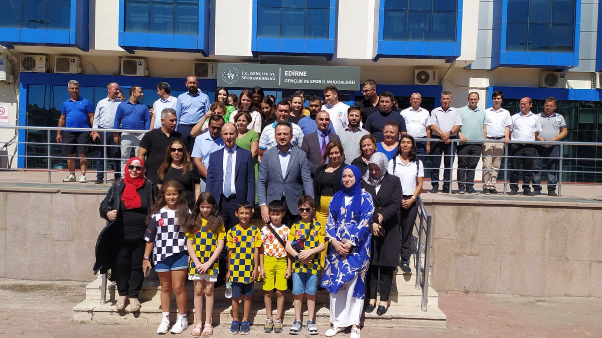 GSB_Edirne's tweet photo. Bakan Yardımcımız Enes Eminoğlu Edirne'yi ziyaret etti (https://t.co/As0GdYj2F2) https://t.co/42TtKHDWtA