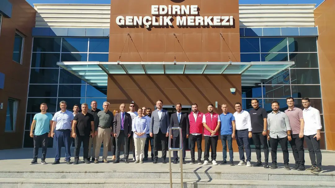 GSB_Edirne's tweet photo. Bakan Yardımcımız Enes Eminoğlu Edirne'yi ziyaret etti (https://t.co/As0GdYj2F2) https://t.co/42TtKHDWtA