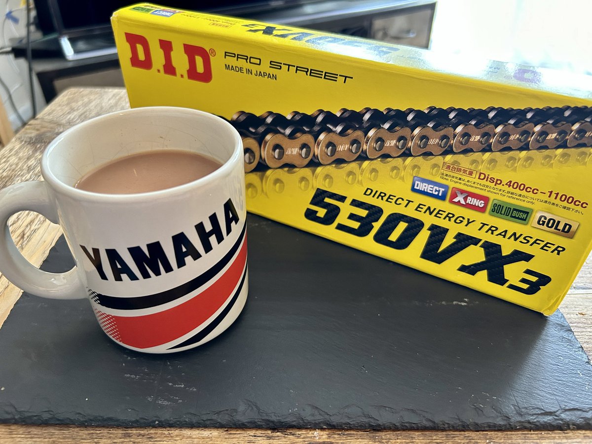 mototingle's tweet photo. Just received my new #motorcyclechain in the post today for my #WeR1 #SuperBike 📦🏍️! Can't wait to get the #DID #VX3 chain fitted ⚒️#IncreasedRigidity 💪 https://t.co/1ETwCCqN2Y