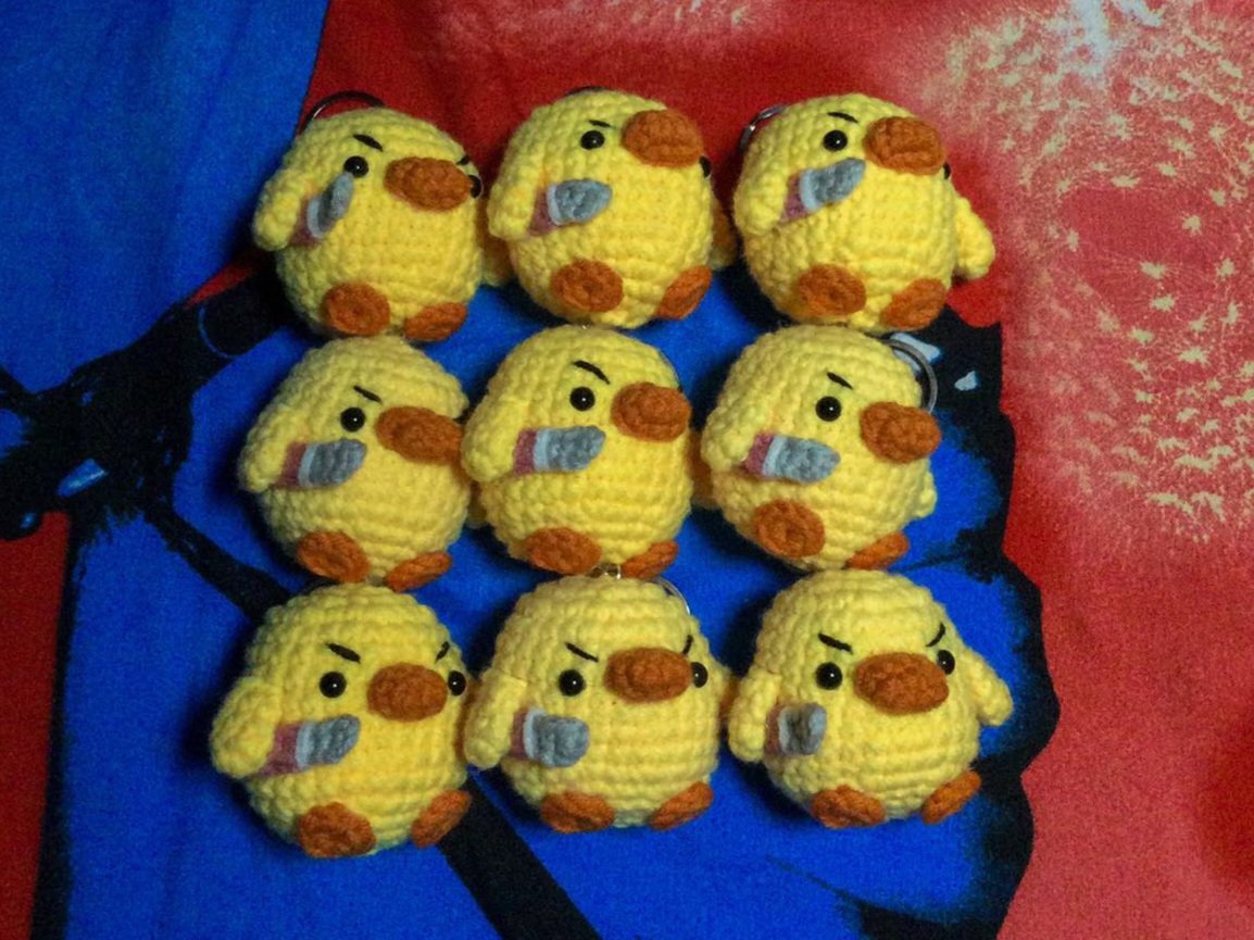 zxdncart's tweet photo. customized grumpy duck w/ knife crochet keychain 💗 

wts lfb, feel free to dm🙆‍♀️ https://t.co/Cp3STubm1V