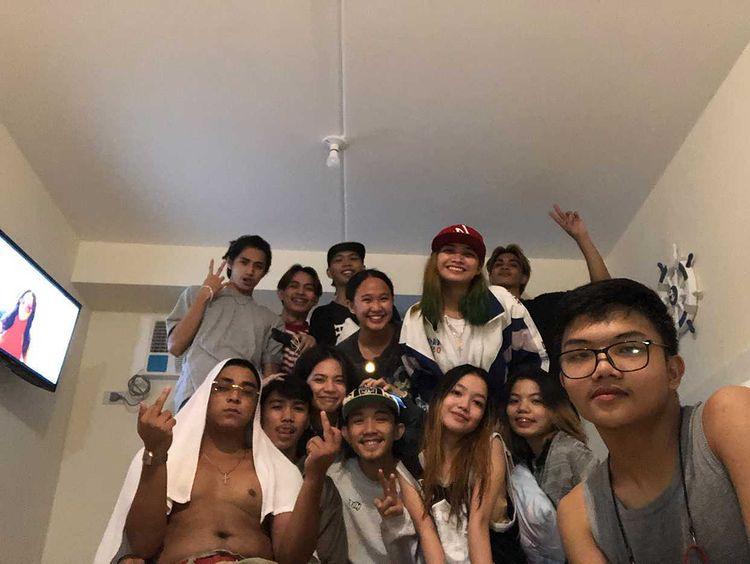 smsnsymoun's tweet photo. inanyo asan na kayo https://t.co/fABBhFUvu7