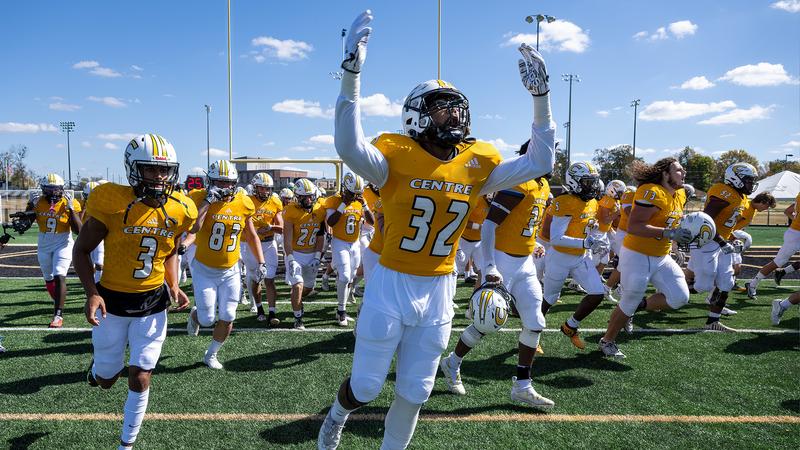lachendro1's tweet photo. It's report day for the Colonels. Football Christmas! 
#RushHour 
#PEV https://t.co/CnH4WEWDsQ