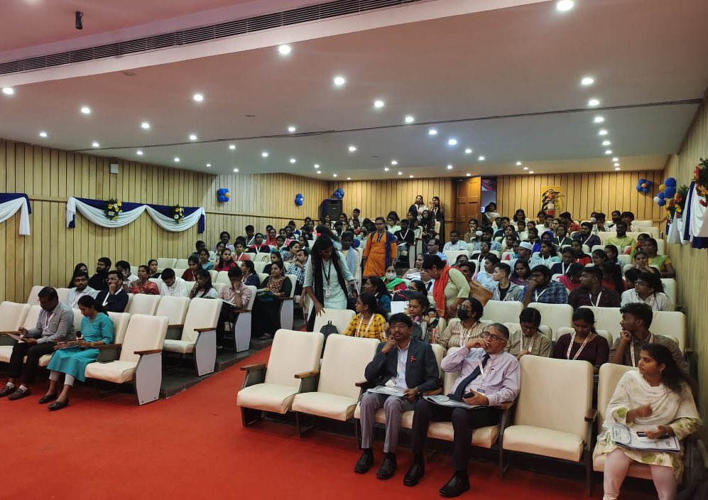 saveethamicro's tweet photo. Our interactive scientific sessions @microsummit 2k23 @saveethamicro @DentalSaveetha @SIMATS_Univ @simats2 @VC_SIMATS
#scientific #scientificsessions #presentations #ResearchPapers #research #oralpaper #conference #microbiology https://t.co/UCnHFb0XUK
