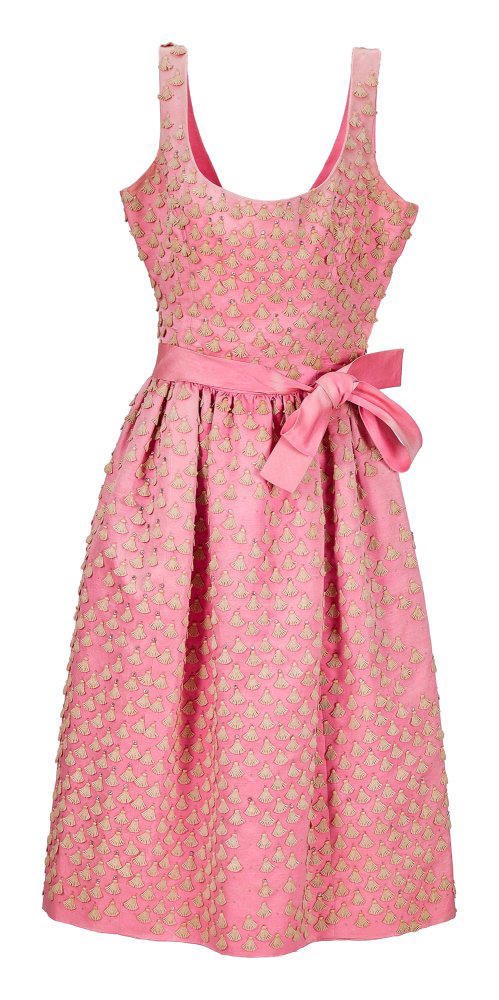 『ティファニーで朝食を(1961)』でオードリーヘップバーンが着ていたジバンシイ(GIVENCHY)のドレスがオークションに👀💞

落札額は10〜40万ドルと推定💵
prestigeonline.com/th/style/fashi…