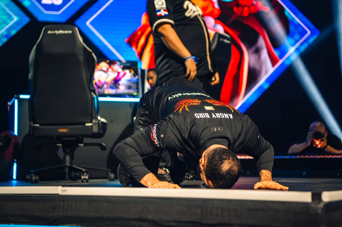 RyanGlus's tweet photo. From Locals to EVO in just a year. I am forever indebted to the FGC, thank you for everything.

EVO 2023 Galleries on my website now! Please help it reach those that are pictured!

Link: https://t.co/pnmH8M5TxH https://t.co/gXL9wo9dLn