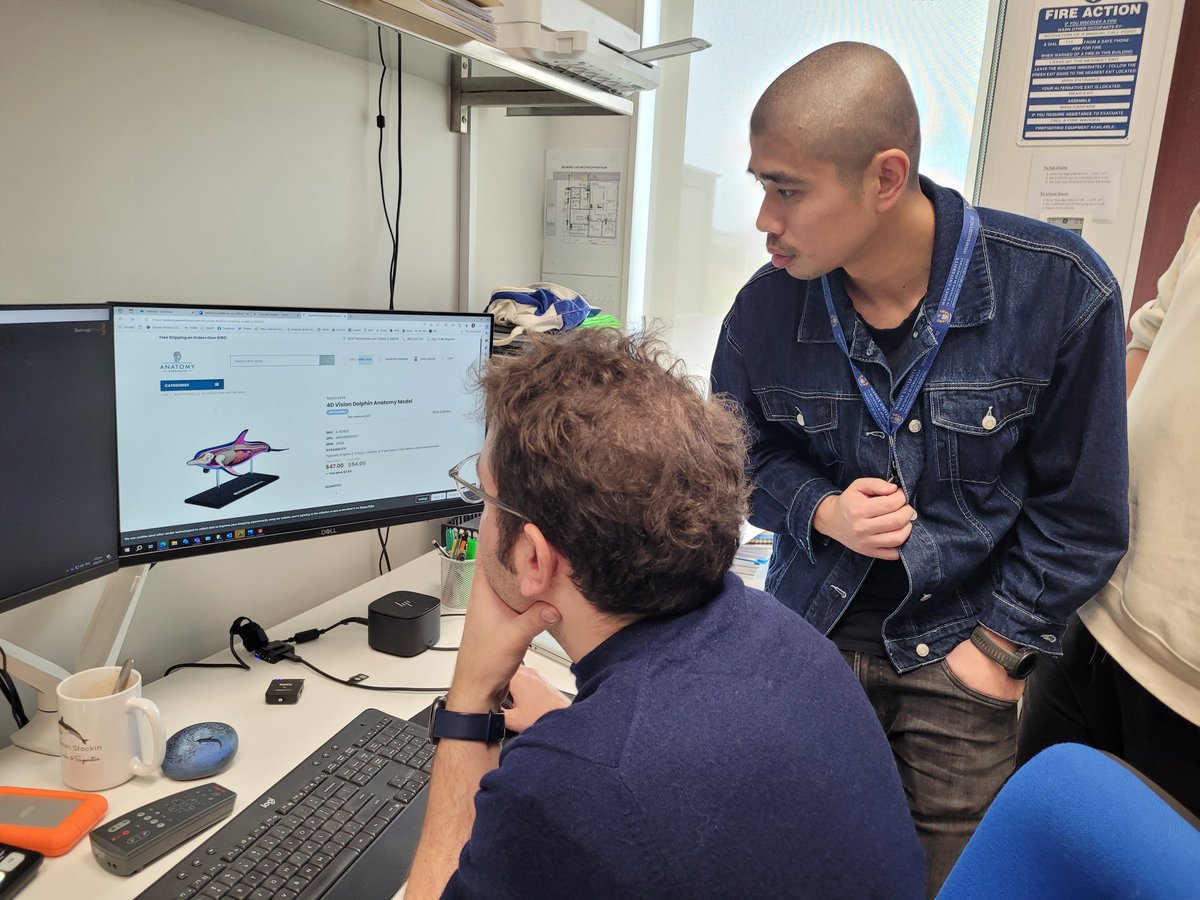 karen_stockin's tweet photo. @r_lovreglio and I joined labs today for #dolphingood @NatSciMassey, @MasseyUni, @AAVLab2014 https://t.co/QuCClgRUnz
