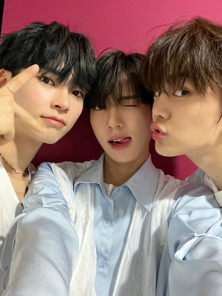 zb1oomfs's tweet photo. sung                      han                       bin https://t.co/cFiYlirMvv