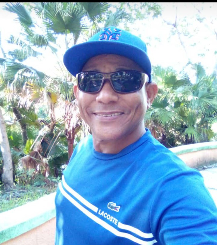 cheoalex's tweet photo. Cómo si fuera hoy el último día #AsíEmpecéAVivirlo las gracias a Dios, a la familia y a algunas personas que han aportado a mi vida amor y entrega. #EnelRostroSeNotaElAlma #ElEternoAgradecido #GodGood lo más apreciado en esta etapa de vida #MiJuventud #MiSalud #MisDosNietas https://t.co/URiFPXx8Hm