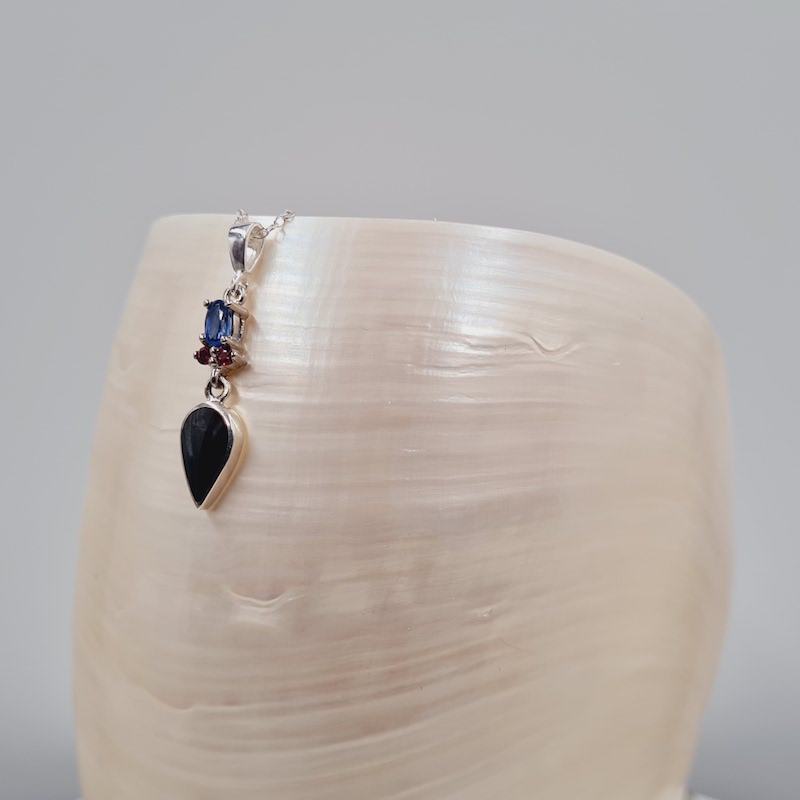 welsh_hills's tweet photo. #Jet #Kyanite #Necklace, #RhodolitePinkGarnet, #WhitbyJet, #RareBlueKyanite, #SemiPrecious, #Handmade #Gemstone #Jewellery, #SterlingSilver
#InspiredBy #Whitby
https://t.co/ZVmK6F4CMT
Use code WHJ-TWITTER for 10% off your order! https://t.co/pfzEf7GNsZ