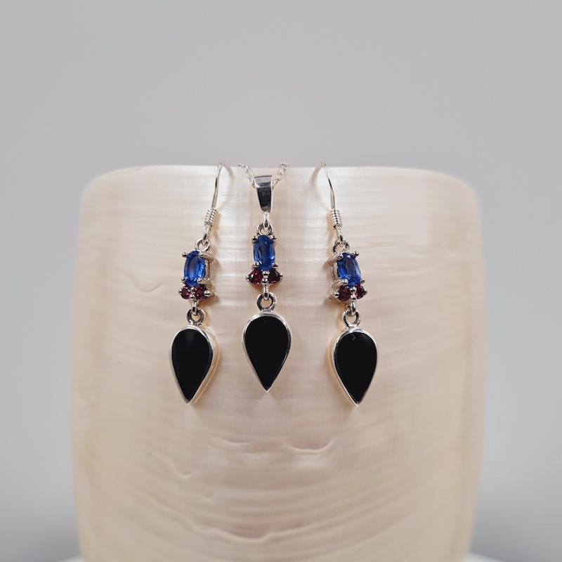 welsh_hills's tweet photo. #Jet #Kyanite #Set, #RhodolitePinkGarnet, #WhitbyJet, #RareBlueKyanite, #SemiPrecious, #Handmade #Gemstone #Jewellery, #SterlingSilver
#InspiredBy #Whitby
https://t.co/S8vQk9Zexx
Use code WHJ-TWITTER for 10% off your order! https://t.co/yR8VrUc5t2