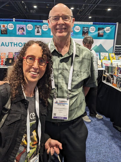 FlashlightPress's tweet image. Check out these photos from @debbiebherman (the author of &quot;Carla&apos;s Sandwich&quot;) from her time with her mom at #ala2023 this summer!

Find out more about &quot;Carla&apos;s Sandwich&quot;: flashlightpress.com/carlas-sandwic…

@IPGbooknews @ALALibrary #kidlit #kids #Reading #childrensbook #PictureBooks