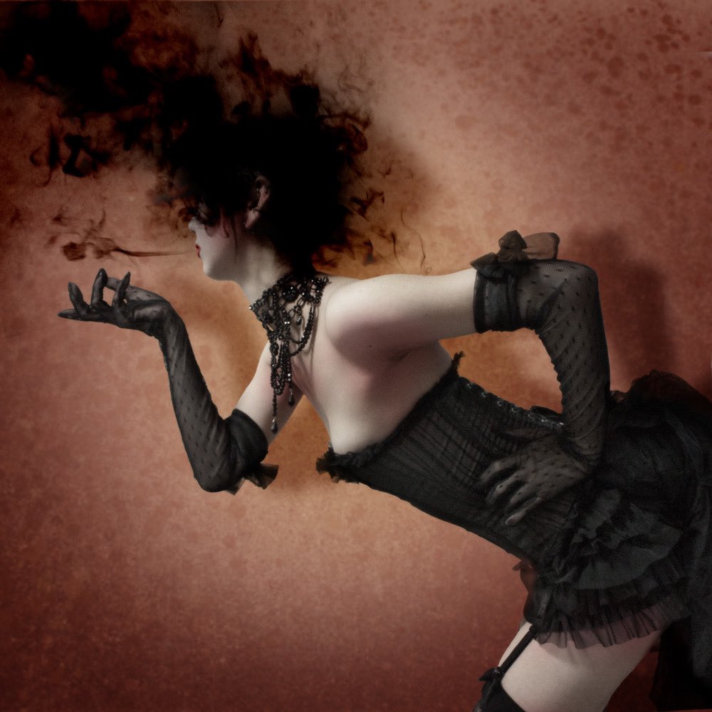 abilletagebambi's tweet photo. 2010年、アビエタージュがまだネットショップだけだった頃の作品たち。
ディレクション、撮影はkiyoさん✨
ここからアビエタージュが始まったんだよなぁ〜！しみじみ。
一枚目はずっとアビエタージュTwitterのアイコンに使ってるほどお気に入り💕

#コルセットの日 https://t.co/DKnHhRzNkZ