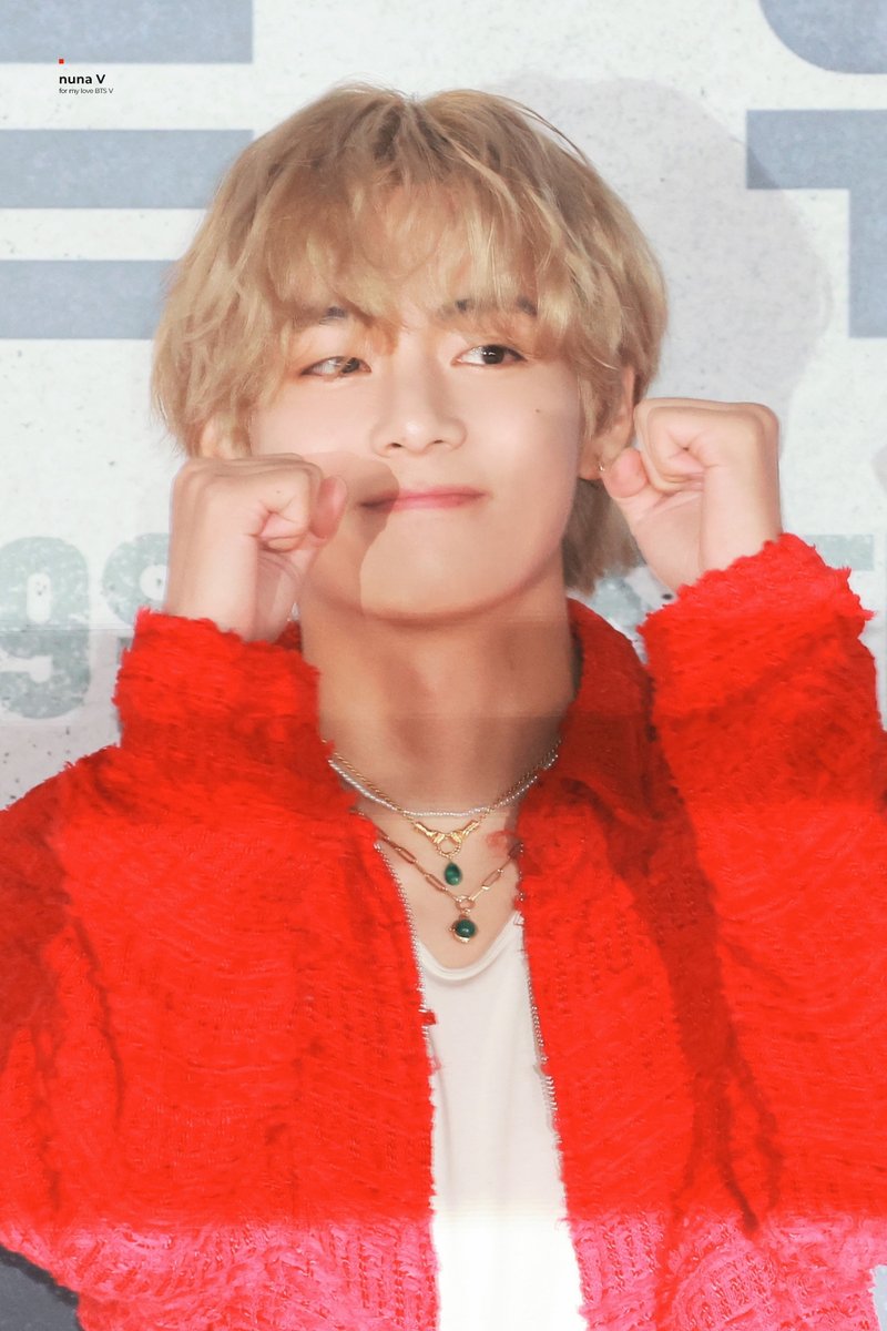 _nuna_V's tweet photo. 230808 '콘크리트유토피아' VIP시사회
귀여웡💜
#이삐사진전 #태형 #KIMTAEHYUNG #BTSV https://t.co/R3lCLCK7Xg