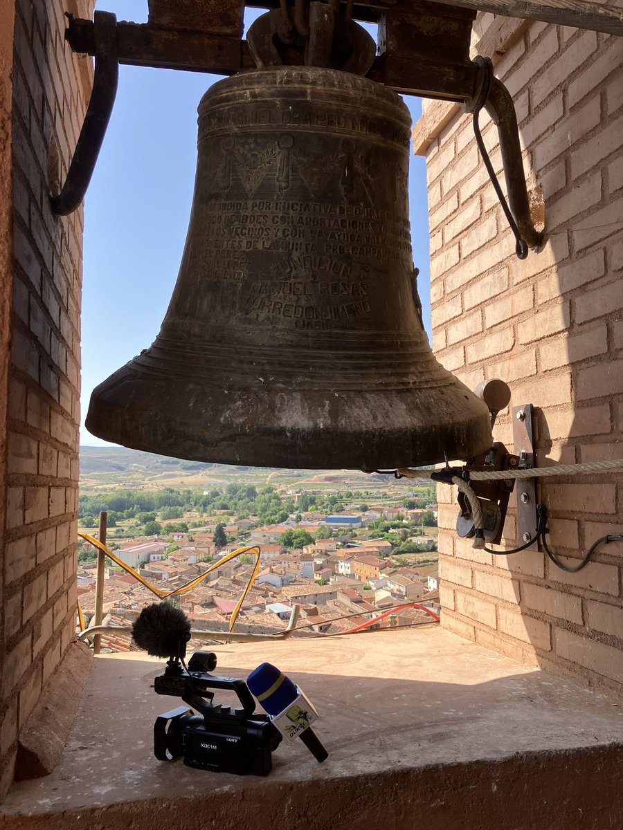 DUKVI_TV's tweet photo. 🎥🎙️ Siempre es un placer trabajar y producir a lo largo y ancho de nuestra querida y rica Comarca Comunidad de #Calatayud
Hoy, en #Ibdes produciendo algo bonito que próximamente verá la luz 🔔🔔 https://t.co/dnPwbXxZkw